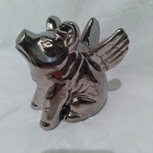 Urban Trends Silver Winged Pig(B1)